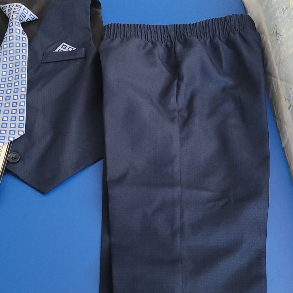 Suit set - Picture 2 of 3